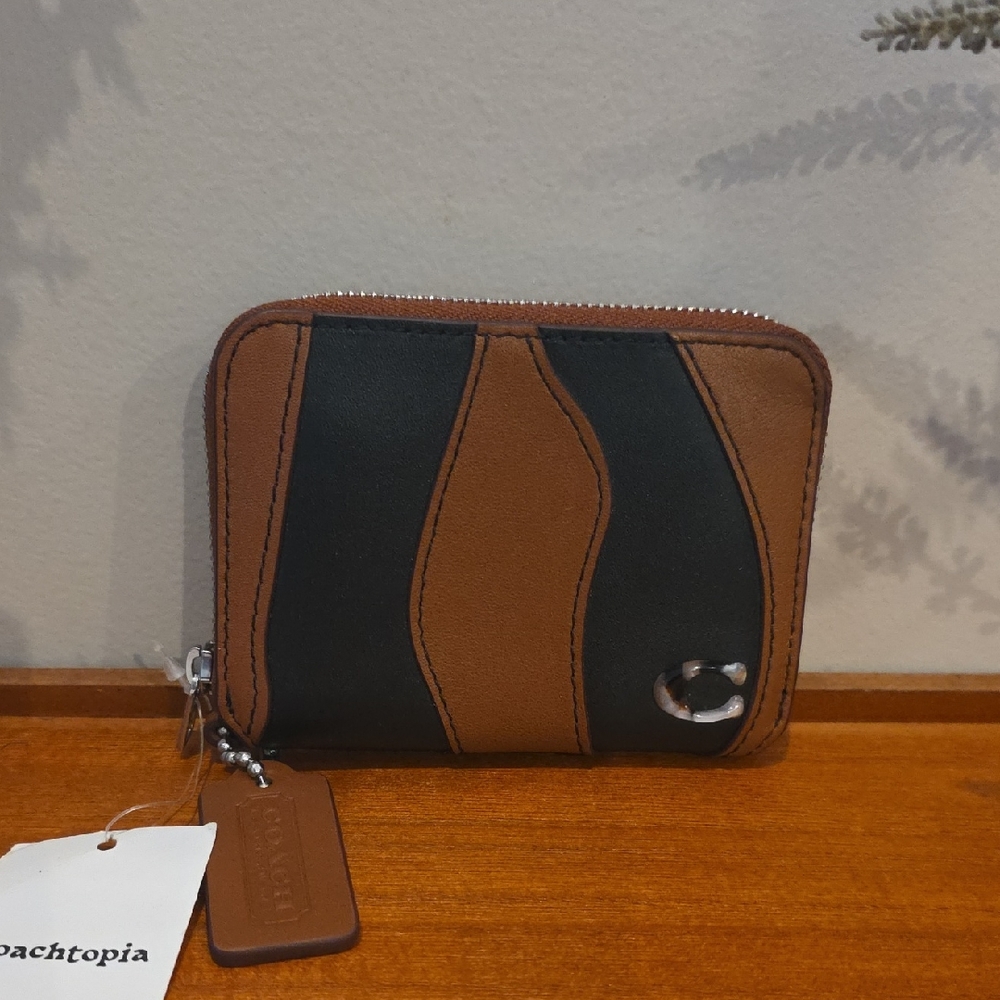 Coach Coachtopia Wavy Zip Wallet